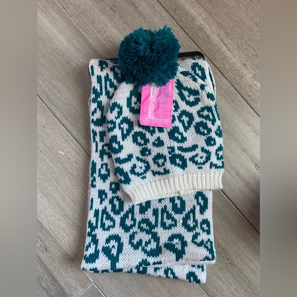 Berkshire Accessories - *BUNDLE* Hat and Scarf NWT